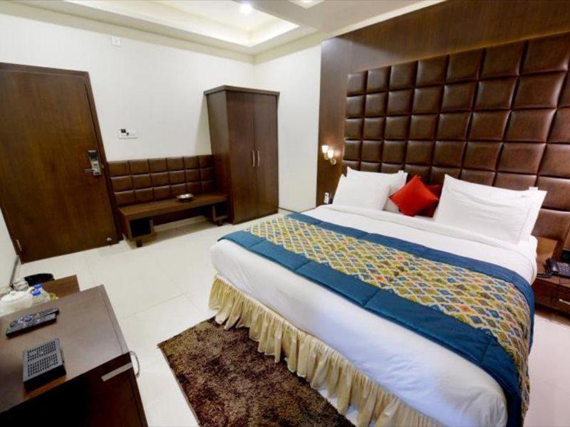 Hotel Mk Vivanta Gwalior Exterior photo