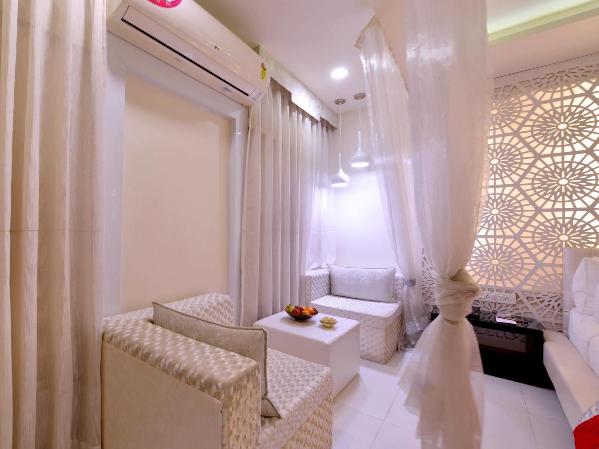Hotel Mk Vivanta Gwalior Exterior photo